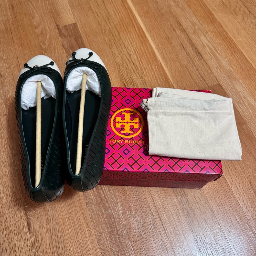 Tory Burch Quilted Cap Toe Ballet Flats Green & Ivory Size 9 NWT - Picture 8 of 11